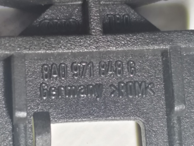 Крепеж датчика положения педали акселератора VAG 8A0971848G на Ауди 80 B4 купить с разборки в Самаре по цене 500 ₽