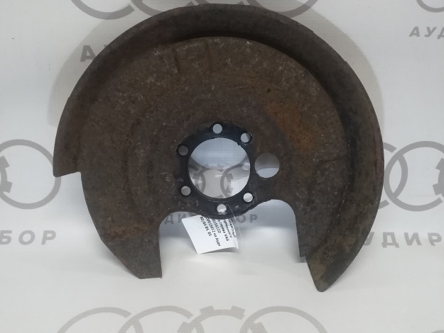 Грязезащитный щит тормозного диска слева VAG 8A0615611D 8D0615611 на Ауди A4 B5 купить с разборки в Самаре по цене 700 ₽
