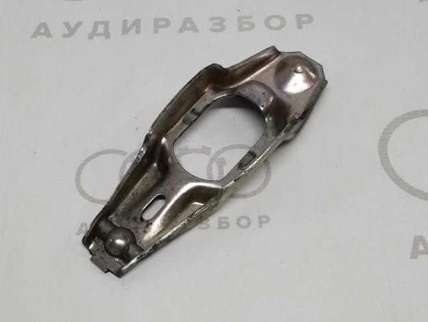 Pычаг выключения сцепления VAG 012141719A 012141719B на Ауди A6 C5 купить с разборки в Самаре по цене 500 ₽