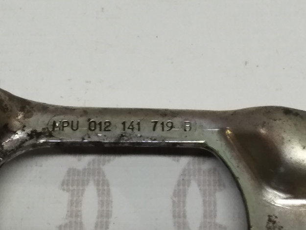 Pычаг выключения сцепления VAG 012141719A 012141719B на Ауди A6 C5 купить с разборки в Самаре по цене 500 ₽