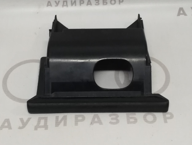 Корпус под пепельницу VAG 893857951 893857951A на Ауди 80/90 B3 купить с разборки в Самаре по цене 350 ₽