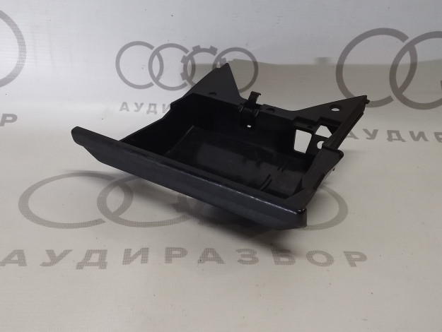 Корпус под пепельницу VAG 893857951 893857951A на Ауди 80/90 B3 купить с разборки в Самаре по цене 350 ₽