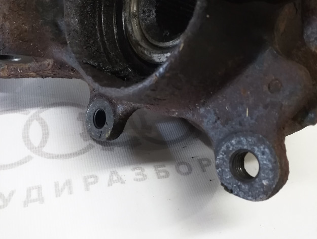 Поворотный кулак передний левый VAG 8A0407257A на Ауди 80 B4 купить с разборки в Самаре по цене 8 000 ₽