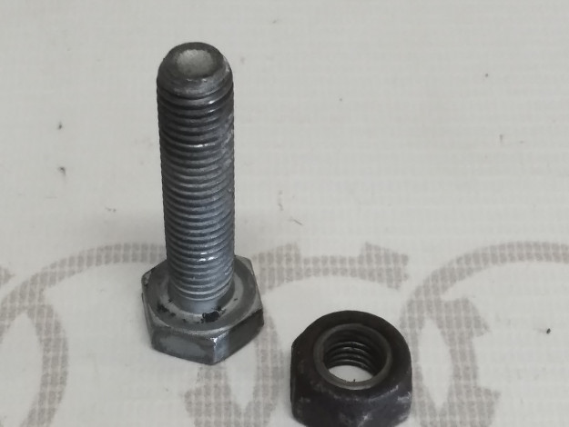 Болт с шестигранной головкой M10X50 VAG N0402404 на Ауди 100 C4 купить с разборки в Самаре по цене 300 ₽
