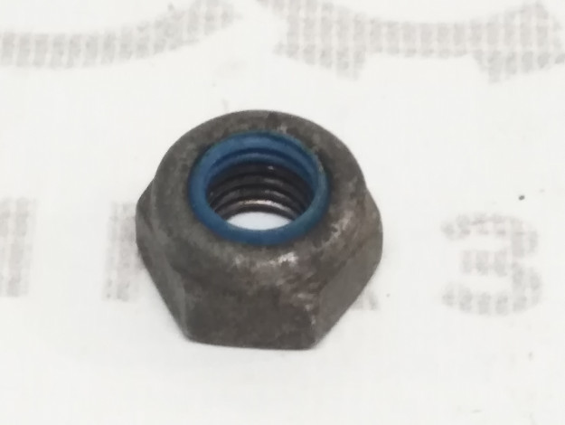 Гайка шестигранная самоконтрящаяся M10 VAG N0211955 на Ауди 80/90 B3 купить с разборки в Самаре по цене 70 ₽
