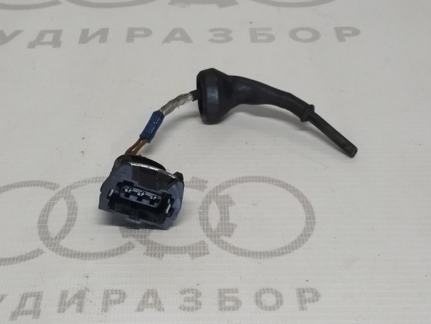 Корпус плоского разъёма трех штекерный VAG 171906230 на Ауди 80/90 B3 купить с разборки в Самаре по цене 500 ₽