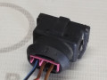 Корпус плоского разъёма трех штекерный VAG 443906233 на Ауди 100 C4 купить с разборки в Самаре по цене 350 ₽
