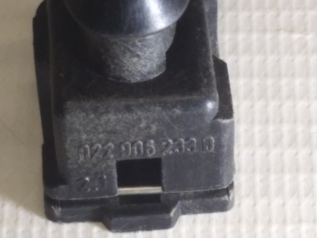 Корпус штекера VAG 022906233B на Ауди 80/90 B3 купить с разборки в Самаре по цене 350 ₽