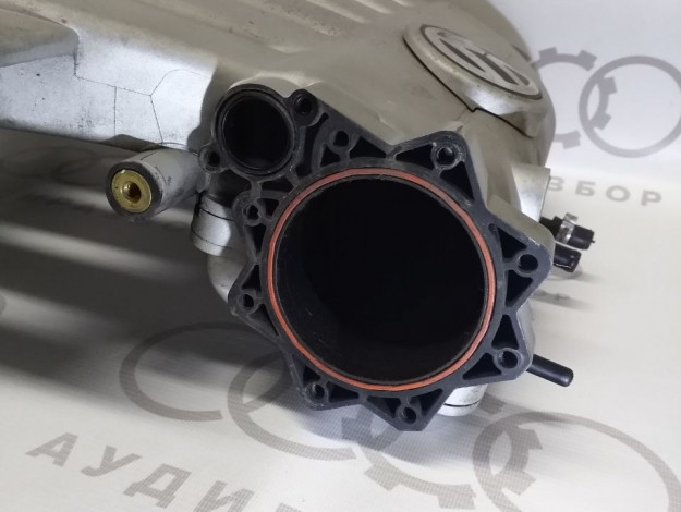 Воздухозаборная труба VAG 03H133185K 03H133185F на Volkswagen Touareg I купить с разборки в Самаре по цене 4 500 ₽
