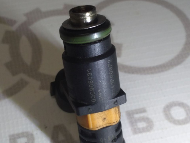 Форсунка BTS VAG 03C906031 на Volkswagen Polo IV купить с разборки в Самаре по цене 800 ₽