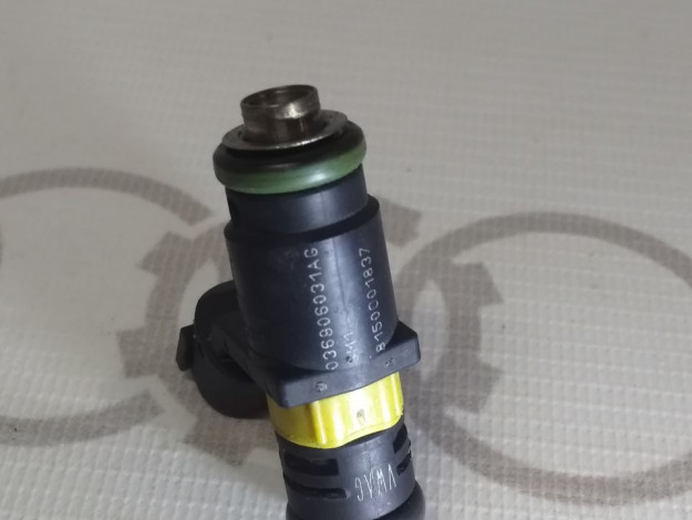 Форсунка CGGB BUD VAG 036906031AG на Volkswagen Polo IV купить с разборки в Самаре по цене 800 ₽