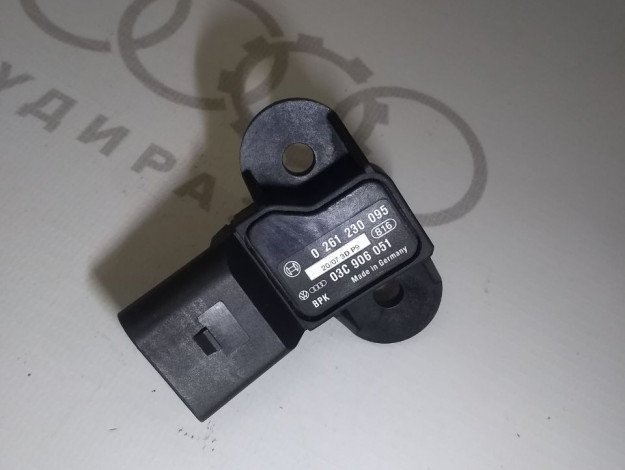 Датчик давления BOSCH 03C906051 0261230095 на Ауди A8 D4 купить с разборки в Самаре по цене 1 200 ₽