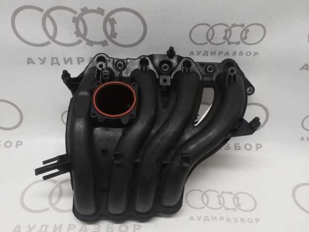 Патрубок впускного тракта VAG 036129709HF на Volkswagen Polo V купить с разборки в Самаре по цене 2 500 ₽