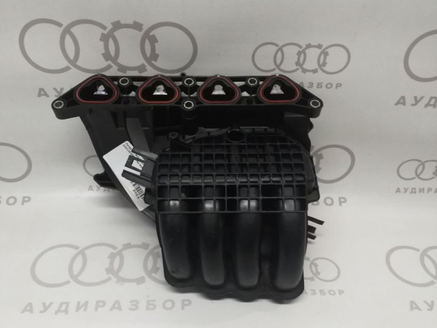 Патрубок впускного тракта VAG 036129709HF на Volkswagen Polo V купить с разборки в Самаре по цене 2 500 ₽