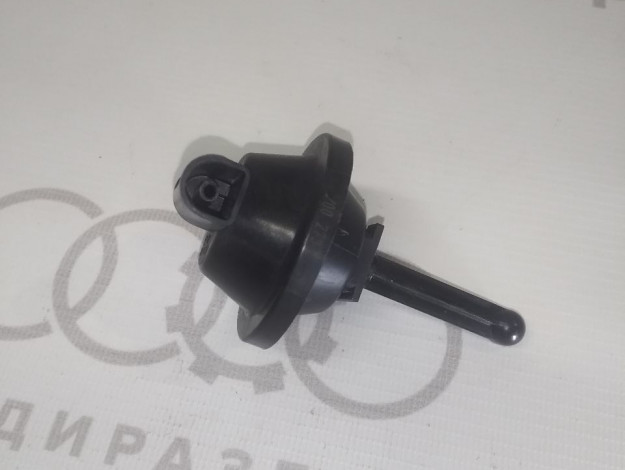 Вакуумный привод AEH AKL APF VAG 06A129061 на Ауди A3 8L купить с разборки в Самаре по цене 600 ₽