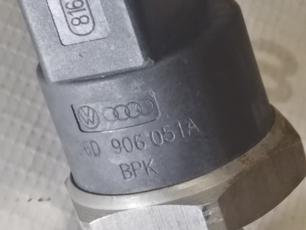 Датчик высокого давления VAG 06D906051A 0261545008 на Ауди A3 8P купить с разборки в Самаре по цене 800 ₽