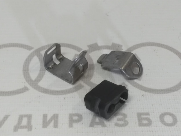 Зажим VAG 06F130401A на Ауди A6 C6 купить с разборки в Самаре по цене 800 ₽