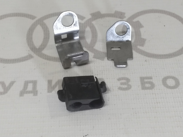Зажим VAG 06F130401A на Ауди A6 C6 купить с разборки в Самаре по цене 800 ₽