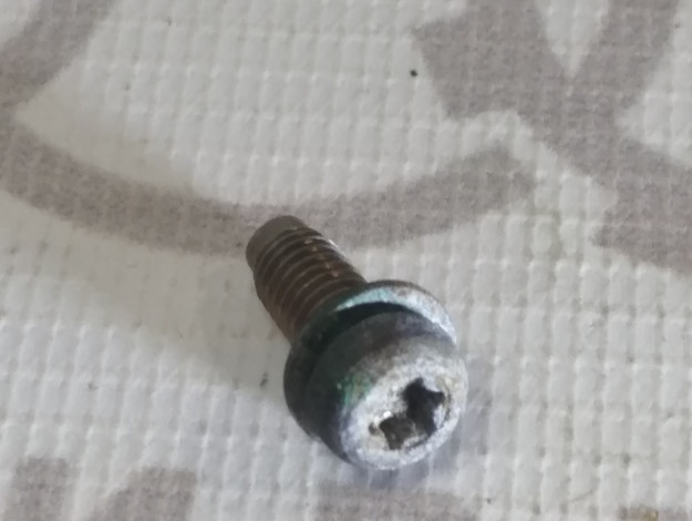 Винт TORX  5X12 VAG N90427501 на Ауди A3 8L купить с разборки в Самаре по цене 100 ₽