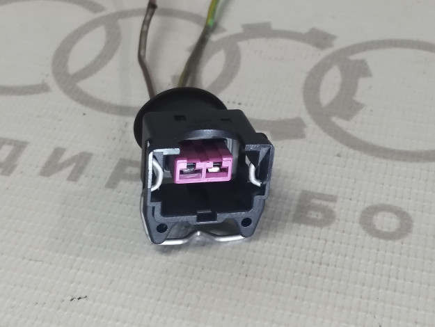 Корпус разъёма VAG 443906232 443906232E на Ауди 80/90 B3 купить с разборки в Самаре по цене 250 ₽