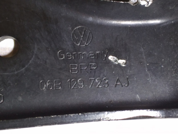 Опора передняя VAG 06B129723AJ на Ауди A6 C6 купить с разборки в Самаре по цене 500 ₽