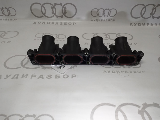 Кронштейн форсунки VAG 06B133216G на Ауди A6 C6 купить с разборки в Самаре по цене 750 ₽