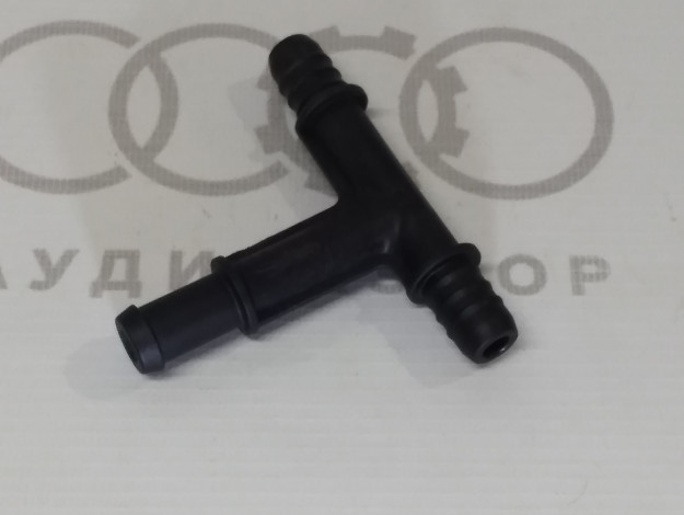 Штуцер VAG 06B133382C на Ауди A6 C6 купить с разборки в Самаре по цене 600 ₽