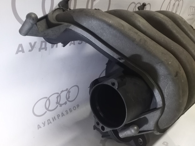 Впускной коллектор VAG 06F133213G 06F133210K на Ауди A3 8P купить с разборки в Самаре по цене 2 000 ₽