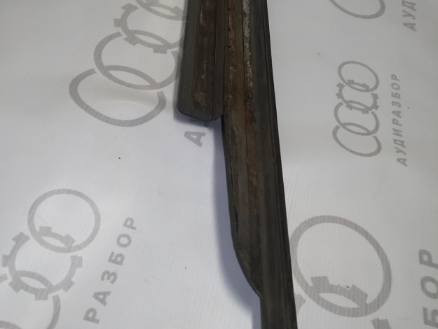 Накладка порога слева снаружи VAG 8A0853491C на Ауди 80/90 B3 купить с разборки в Самаре по цене 3 000 ₽