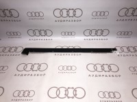 Уплотнитель двери слева сзади снаружи VAG 4A0839477 на Ауди 100/A6 C4