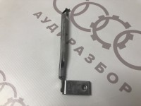 Механизм подъема слева в конструкции люка VAG 443877681D на Ауди 80/90/100 B3, B4, C3