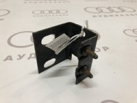 Кронштейн заднего бампера слева 893807331 на Ауди 80/90 B3