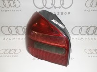Задний фонарь с противотуманным фонарём слева  8L0945095A на Ауди A3 8L
