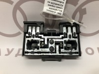 Опора лампы внутренняя слева справа  321945259 на Volkswagen Passat B3
