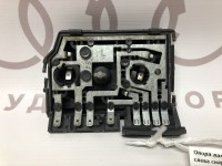 Опора лампы заднего фонаря слева снаружи черный VAG 893945221 на Ауди 80/90/100/A6 B3, B4, C4