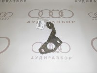 Опорная пластина на стартер VAG 026911467C на Ауди 80/90/100/A4/A6 B3, B4, C4, B5