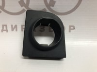 Накладка с вырезом для регулировки наружного зеркала справа VAG 8A0959528A на Ауди 80 B4