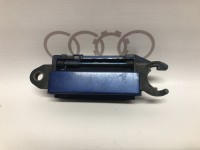 Pучка двери снаружи спереди слева 4A0837205A на Ауди 80/90/100/A4/A6 B3, B4, C4, B5
