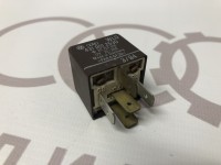 Pеле с замыкающим контактом для магнитного клапана 431951253D на Ауди 80/90 B3