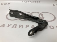 Петля крышки справа  VAG 8L0823302B на Ауди A3 8L