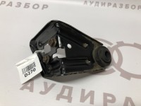 Кронштейн облицовки VAG 06A119791 на Ауди A3 8L