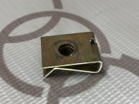 Гайка, вставная VAG N90368203 N90368201 на Ауди 80/90/100/A3/A4/A6 B3, B4, C3, C4, 8L, B5, C5