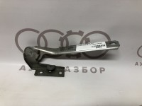 Петля крышки VAG 8D0823302B на Ауди A4 B5