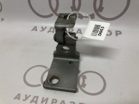 Петля двери VAG 8D0831401 на Ауди A4 B5