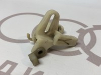 Фиксирующая деталь дверного замка VAG 893837080A 893837080 на Ауди 80/90 B3, B4