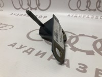 Уголок, крепежный VAG 4B1857088 на Ауди A6 C5