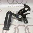 Крюк захватный на капот VAG 4A0823480A на Ауди 100/A6 C4
