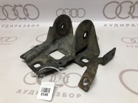 Опорный кронштейн левый VAG 8A0501543D  на Ауди 80 B4