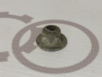 Гайка шестигранная самоконтрящаяся  VAG N02214811 N0221481 на Ауди 80/90/100/A4 B3, B4, C4, B5