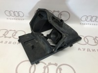 Воздушный фильтр VAG 4A0129607F	 на Ауди 100/A6 C4